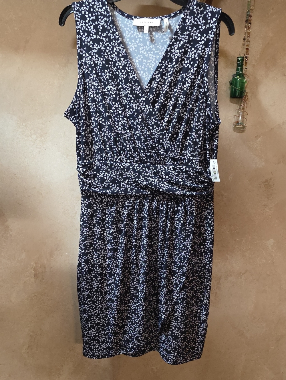 Lark & RO Navy Floral Wrap V-Neck Sleeveless Dress